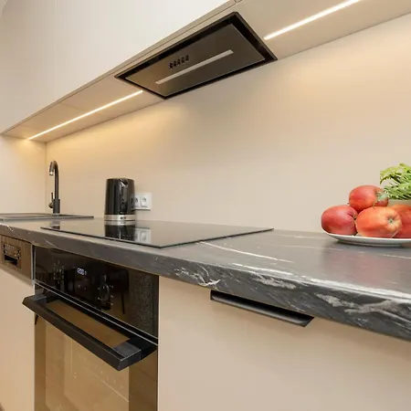 Comfortable Wola & Balcony By Renters شقة وارسو