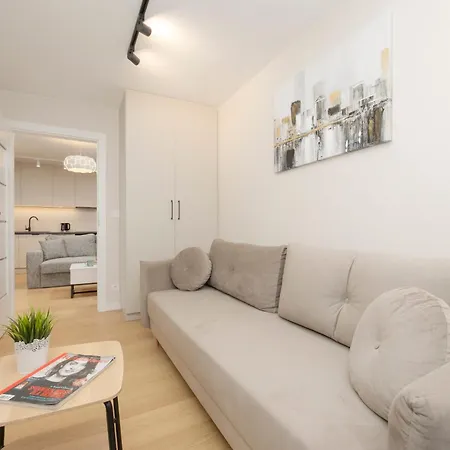 Comfortable Wola & Balcony By Renters 아파트 바르샤바