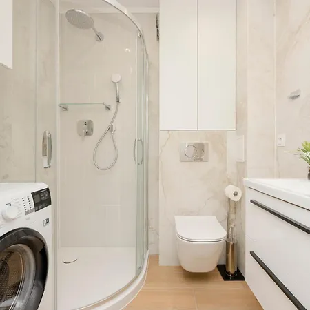 Comfortable Wola & Balcony By Renters ワルシャワ