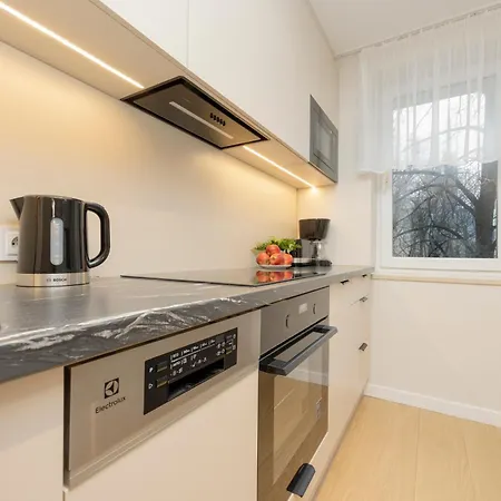 아파트 Comfortable Wola & Balcony By Renters *