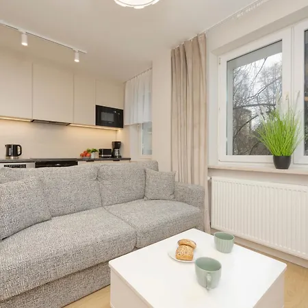 Comfortable Wola & Balcony By Renters ורשה