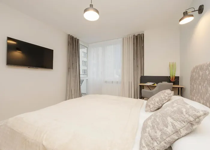 Apartman Comfortable Wola & Balcony By Renters Varsó