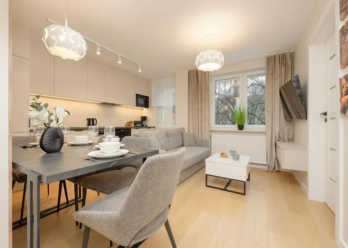 Comfortable Wola & Balcony By Renters * Varsó